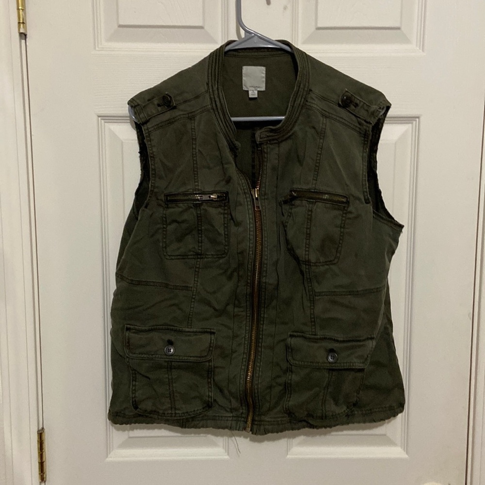 Sleeveless vest by halogen size extra large petite